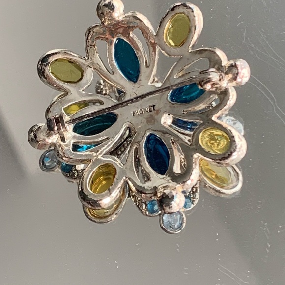 Vintage Rhinestone Monet Brooch - Picture 2 of 2